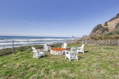 Sit around the outdoor firepit!