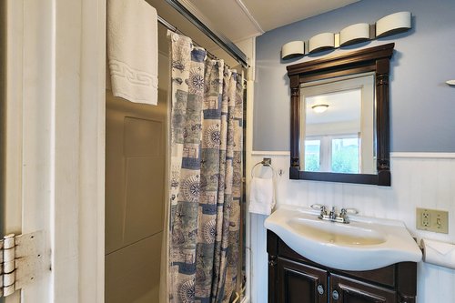 Walk in shower in the ensuite bath.