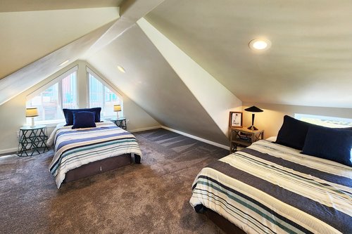 Two twin beds in the loft.