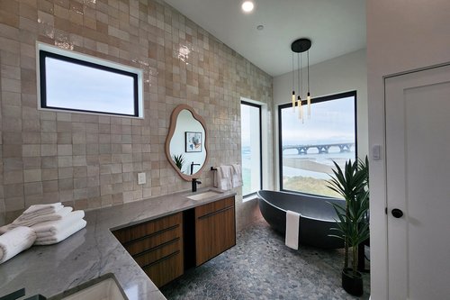 Large ensuite bath with soaking tub.