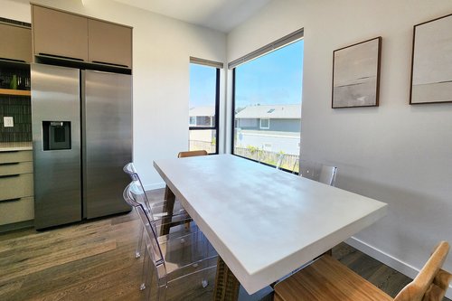Dining room table to enjoy your meals.