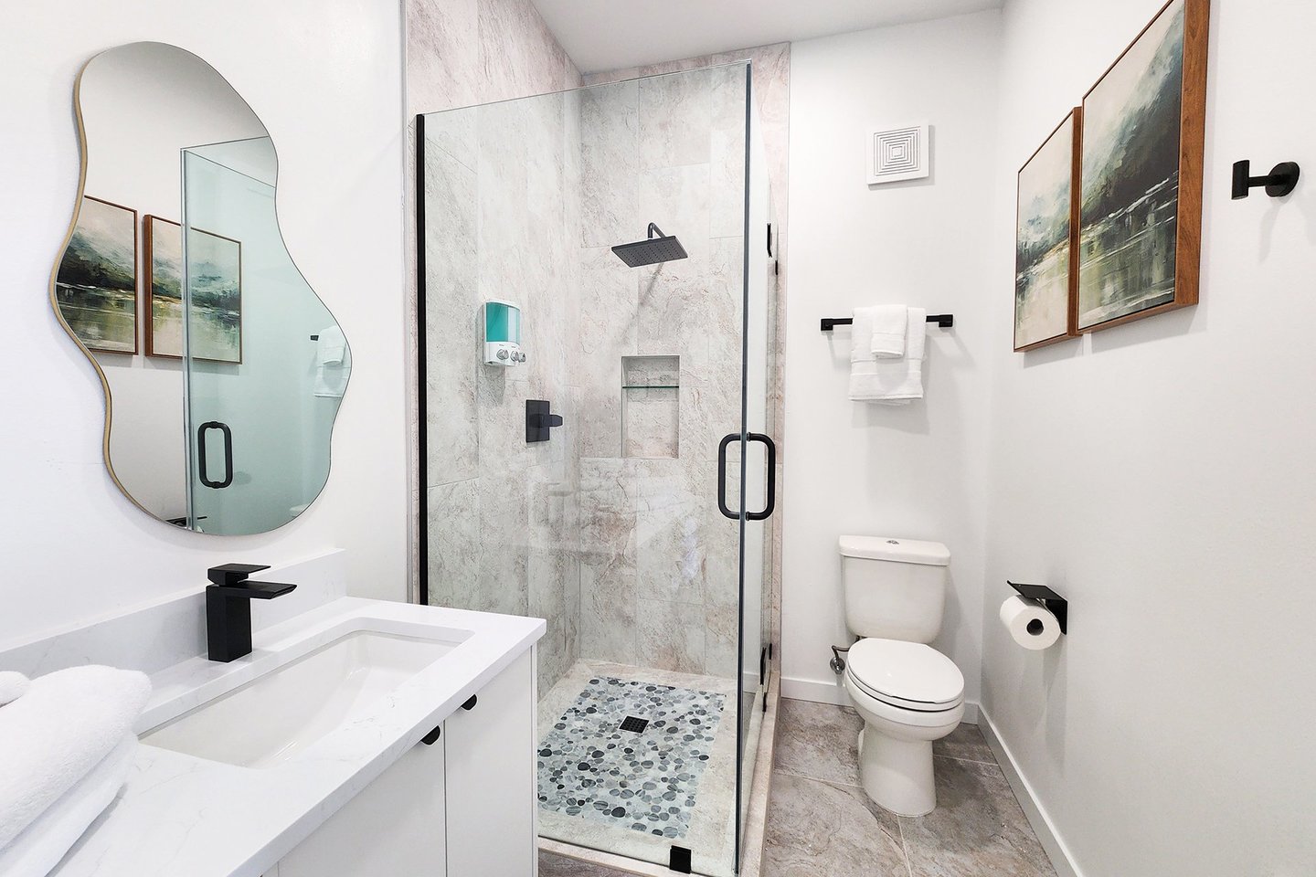 Ensuite bath in the entry level bedroom.