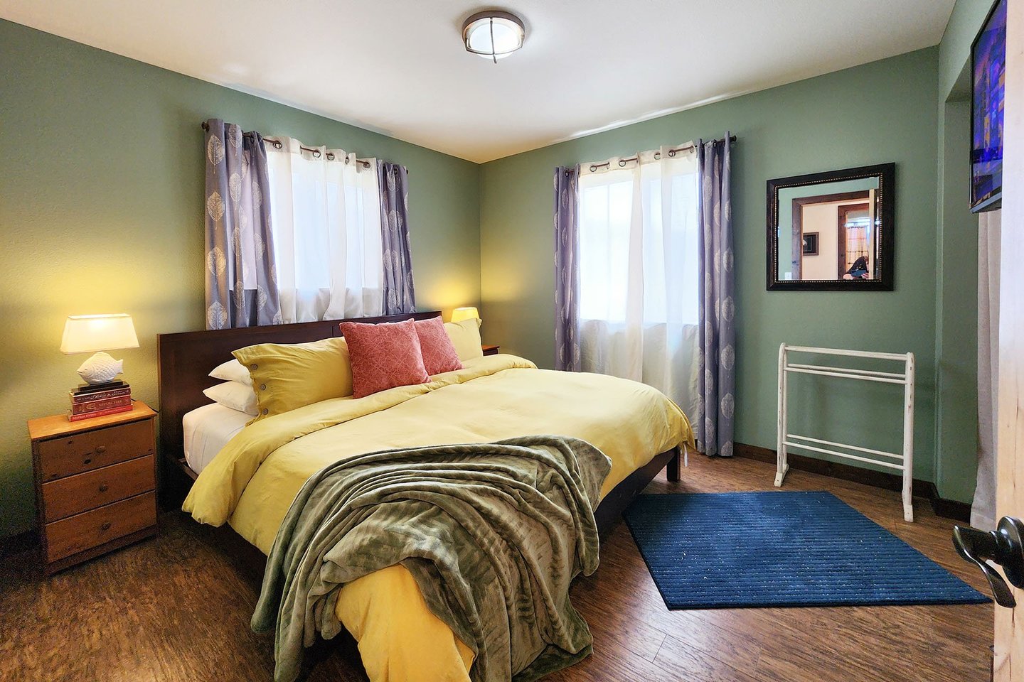 One bedroom with a King bed.