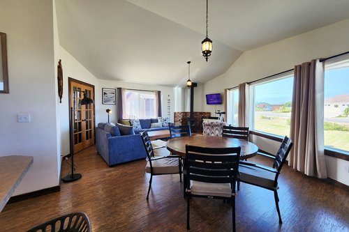 Sit and watch the ocean or play a board game in the evening at the table.