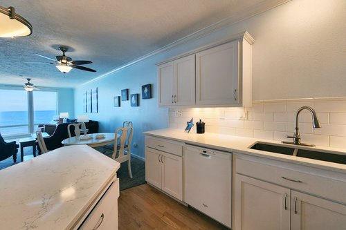 Spacious kitchen perfect for cooking up your favorite feast!