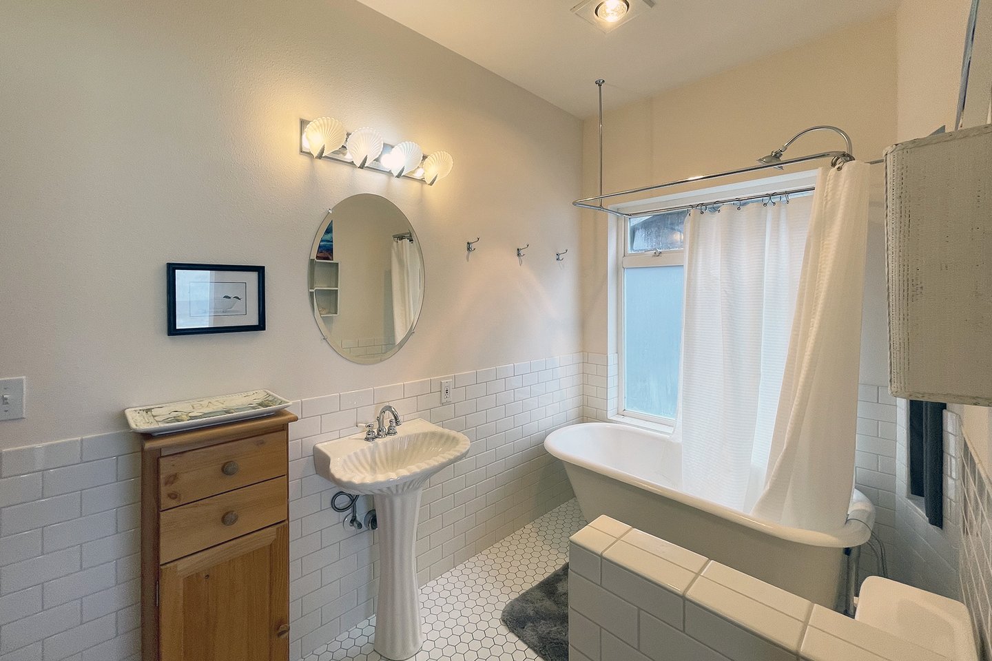 The Primary bedroom ensuite bath for added privacy.