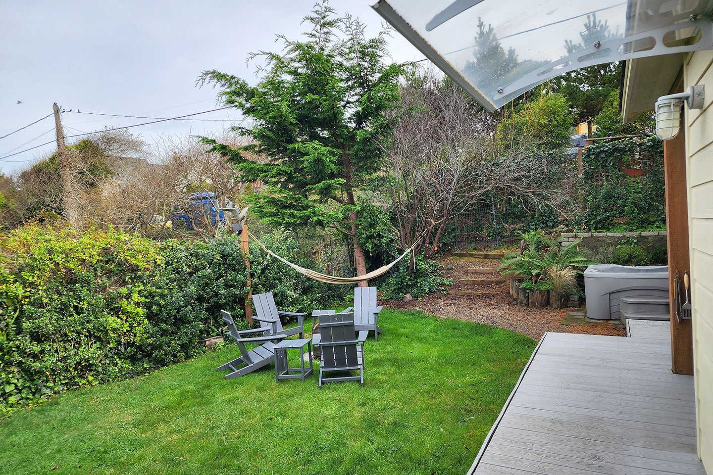Lovely private yard to enjoy.
